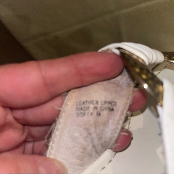 White & Gold Wedge Sandals Resort Chic Summer Dress Shoes - Picture 11 of 11